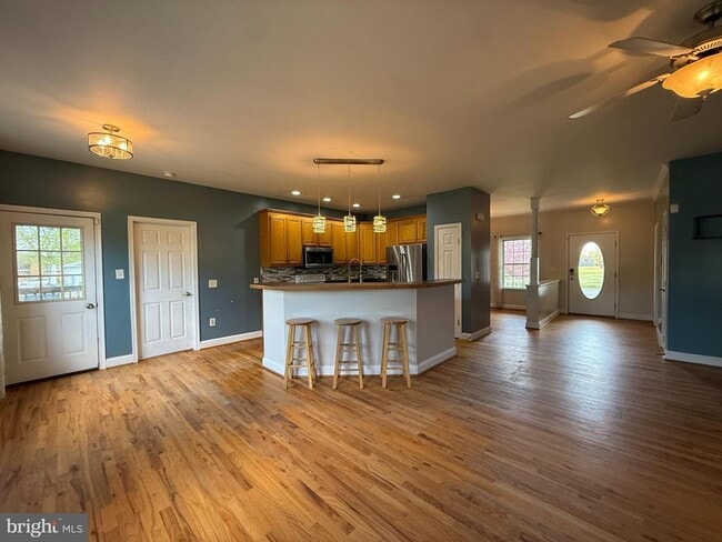 Building Photo - 220 Barnes Blvd