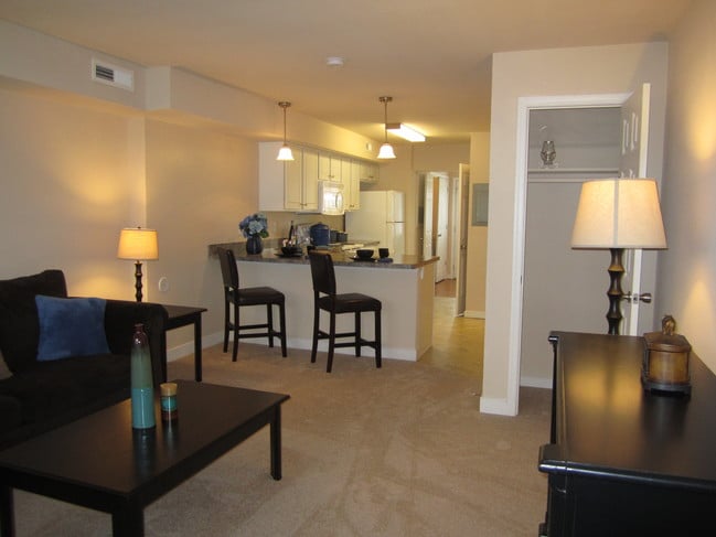 Renovated Townhome - Hermitage Manor