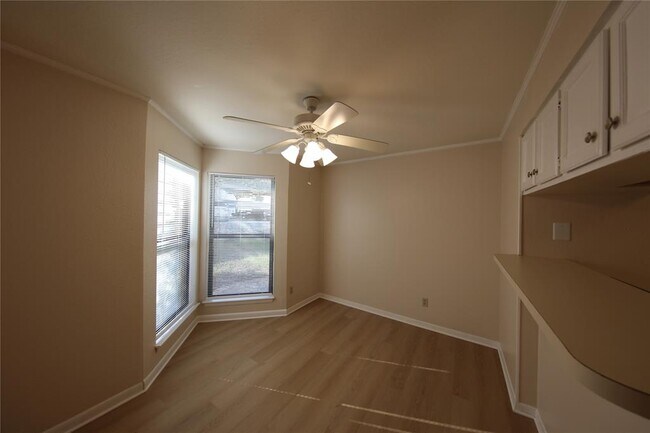 Photo - 1510 W N Loop Blvd Unit 412