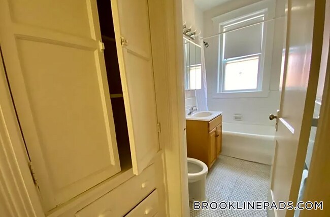Photo - 18 Alton Pl Unit 4
