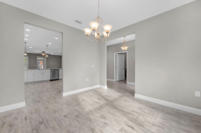 Photo - 702 Shady Ln Dr