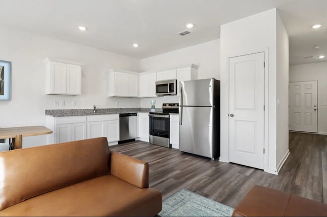 Photo - 300 Hynes Dr