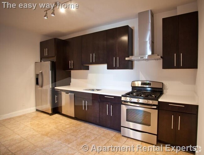 Building Photo - 5 Munroe St Unit #1 Rental