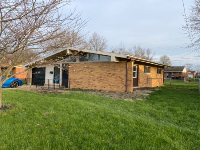 108 Brownstone Dr