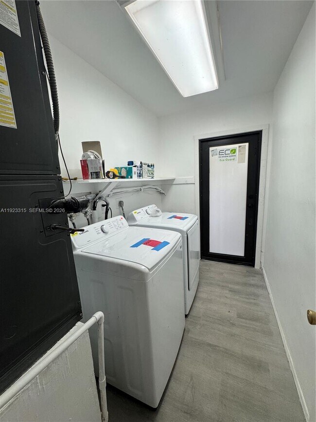 Photo - 1633 NW 8th Ave Unit 1