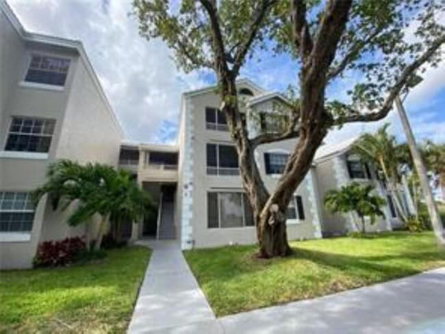 Photo - 2841 N Oakland Forest Dr Unit 107