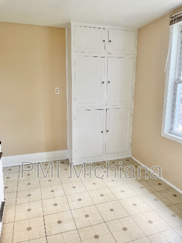 602 W 6th St Condo Unit 1/2 Condo for Rent in Mishawaka, IN