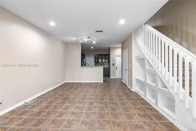 2082 Madeira Dr
