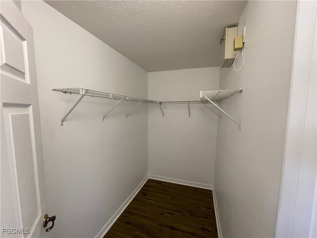 Photo - 1611 Hines Ave