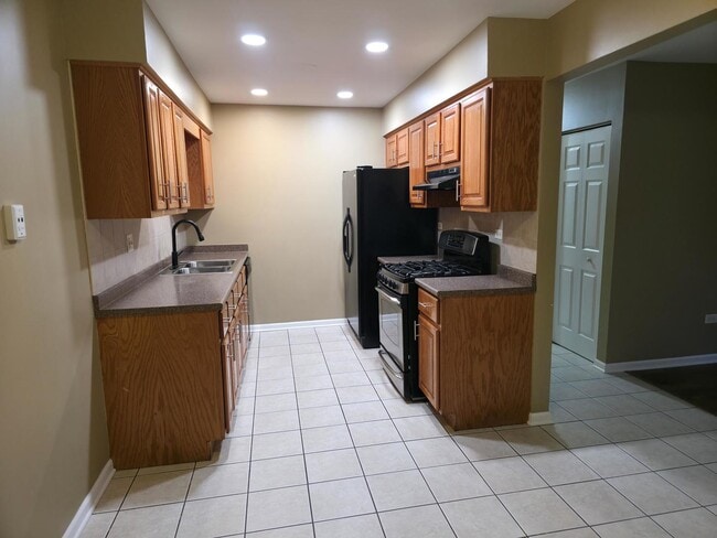 Photo - 1665 Coach Dr Unit 204