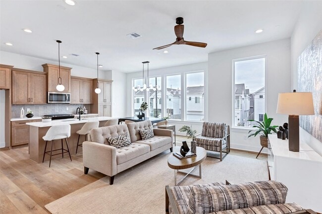 Photo - 4703 Oats St