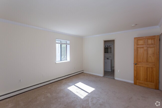 2BR,2BA - 849SF - Master Bedroom