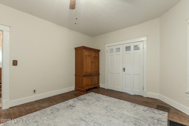 Photo - 2905 S 4th St