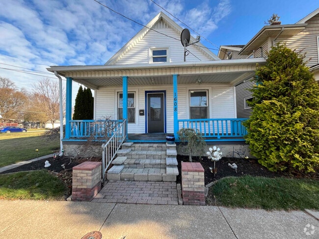 Building Photo - 1608 Hayes Ave Rental