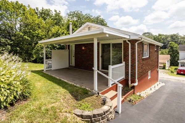 Photo - 851 Florence Ave Unit Florence Rear