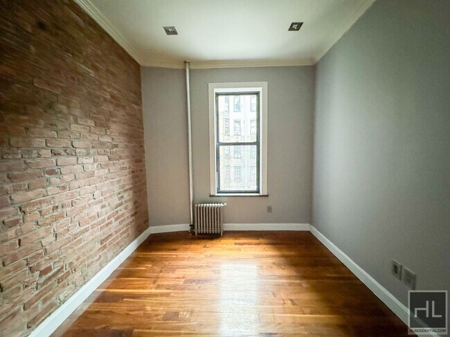 Photo - Second Avenue Unidad 8