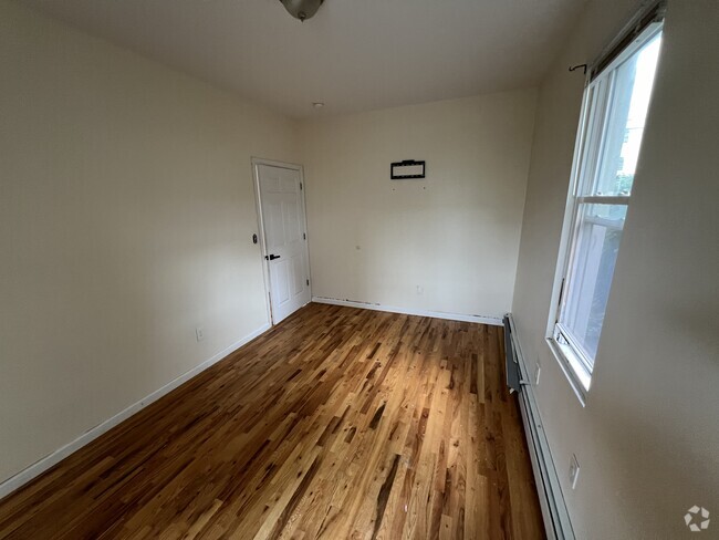 Building Photo - 1734 White Plains Rd Unit # 1 Rental