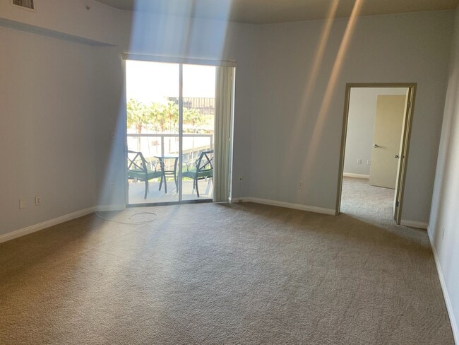 Photo - Beautiful 2 Bed + 2 Bath Long Beach Condo ... Unidad 418