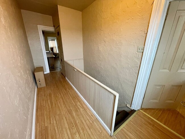 Building Photo - 19 Enon Wy Unit 3rd Floor