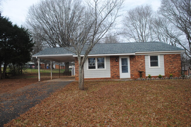 Front view - 370 West Ave House