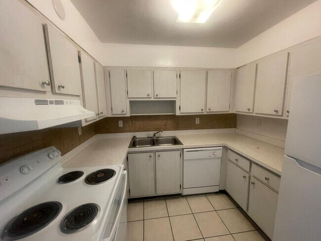 Photo - Green Tee - # 713 Apartment Unit # 713