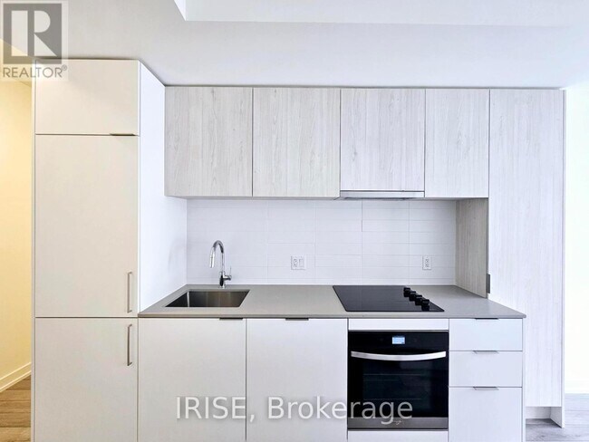 89 Church St Unit 607
