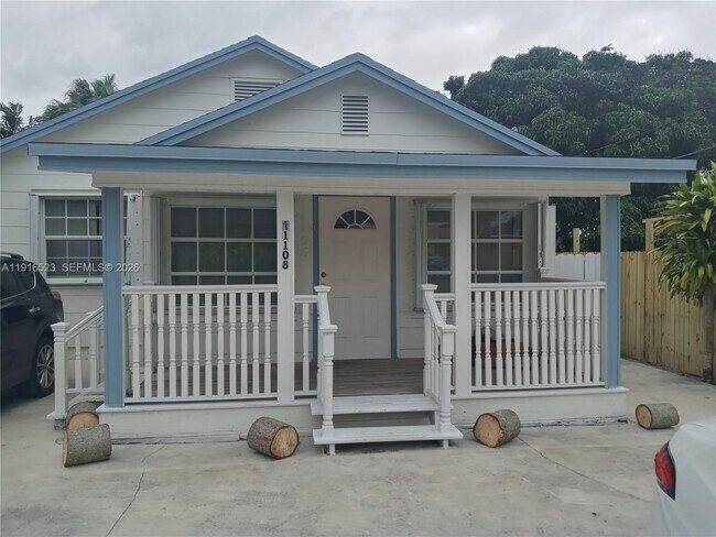 Building Photo - 11108 Peachtree Dr Unit 1