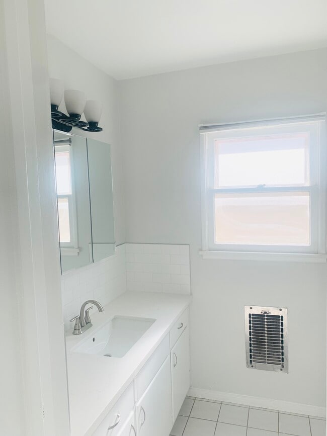 Photo - 1222 McClellan Dr Unit 6