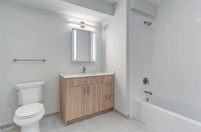 Photo - 335 E Wacker Dr