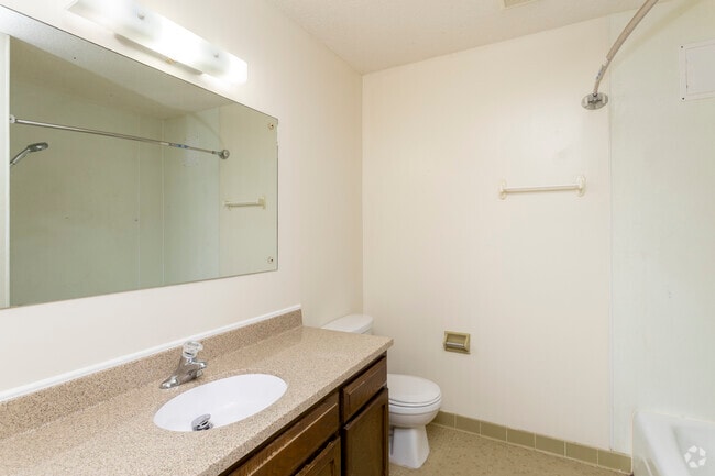 1BR, 1BA - 816SF