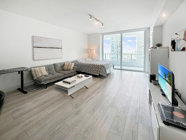 Building Photo - 1080 Brickell Ave Unit 2305 Rental