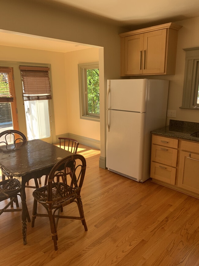 Photo - 1308 Oxford St Unidad upper