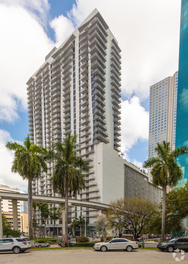 Building Photo - Monarc at Met
