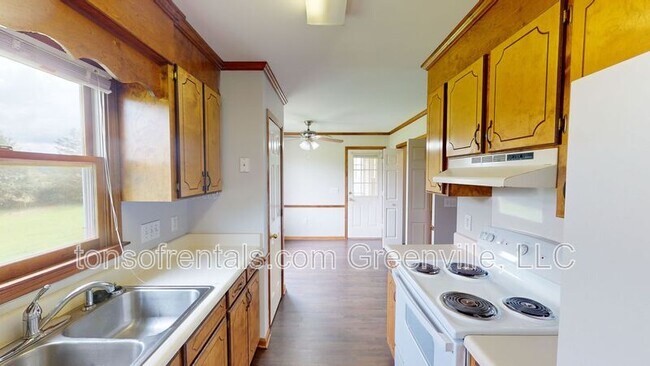 Photo - 121b Hipps Ave