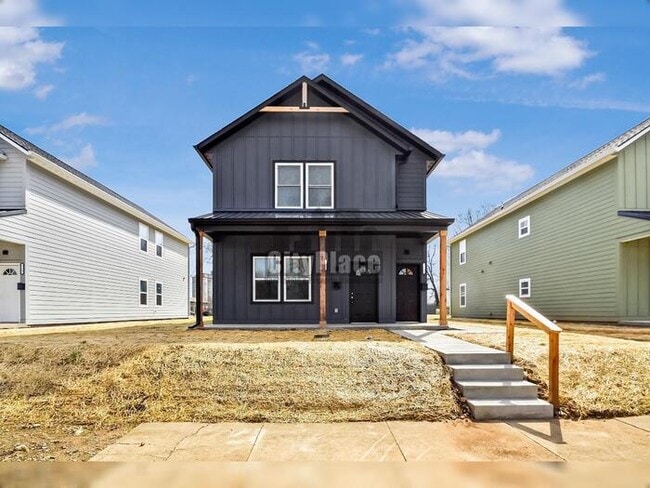 Photo - 1135 W 21st St