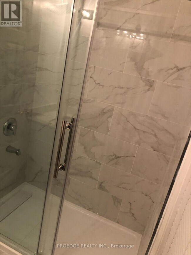 Photo - 33 Stonewood St