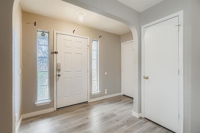 Photo - 8405 Shallot Way