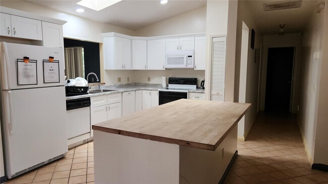 Photo - 2249 SE Melaleuca Blvd