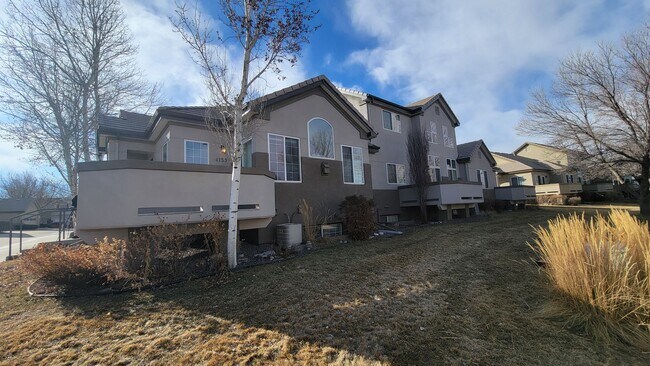 Photo - Beautiful Single Story Townhouse with Den ...