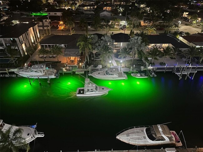 Photo - 2350 NE 135th St Unidad 1010