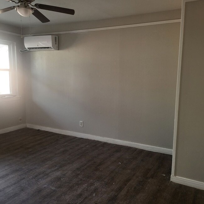 Photo - 2306 SW 8th Ave Unidad 2306 SW 8th #B