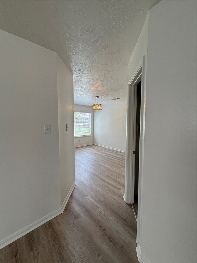 Photo - 17011 Macleish Dr