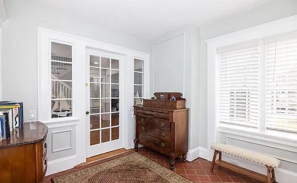 Photo - 1362 Narragansett Blvd