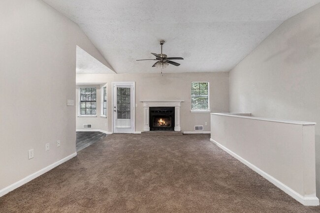 Photo - 3 bdrm, 2 bath in Stone Mountain