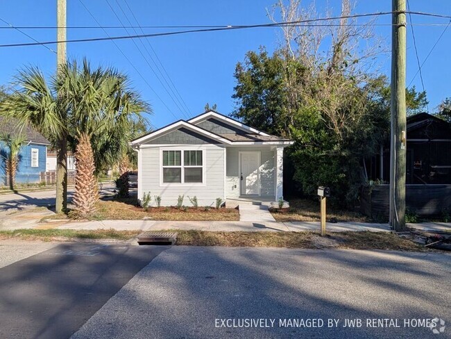 Building Photo - 1305 E 3rd St Rental