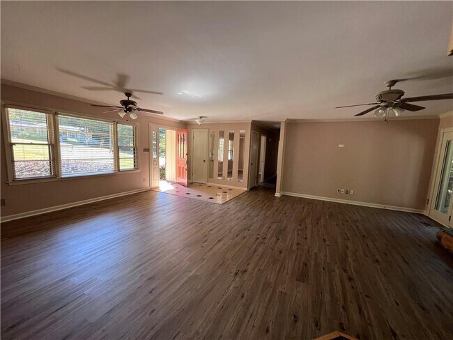 Photo - 1921 Trophy Dr