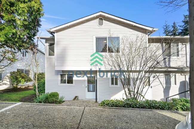 Building Photo - A Cozy 3 Bedroom and 2.5 Bathroom Property Unit Apt H1