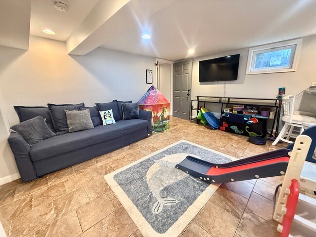 Photo - 2712 James Dr Unit #2
