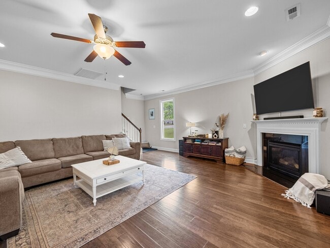 Photo - 154 Cornel Ln