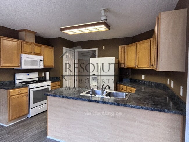 Photo - 404 Onondaga Ct